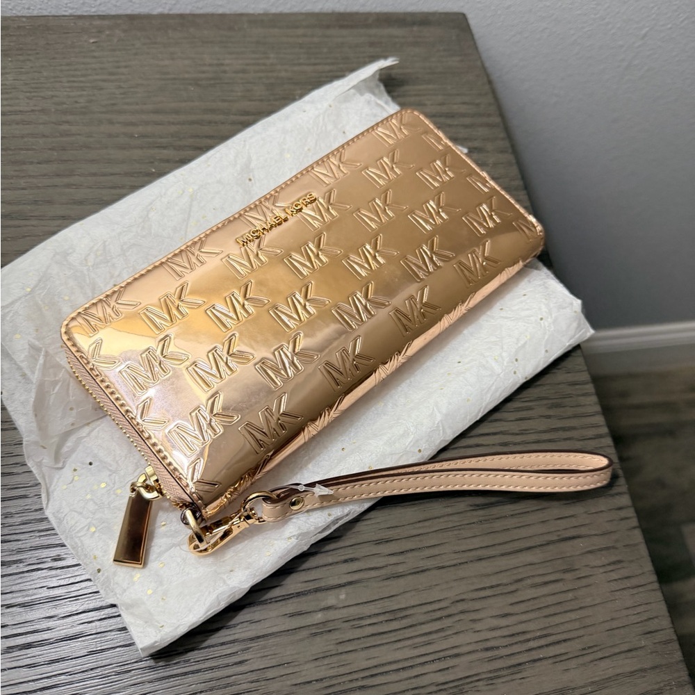 Michael Kors Gold Wristlet Wallet in RoseGold